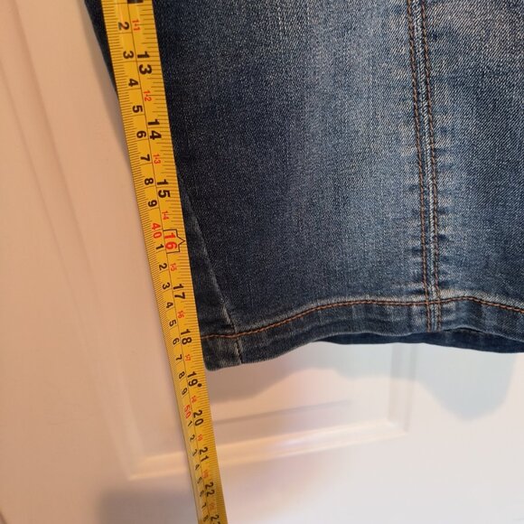 Cato High-rise 16 Jean Shorts with 5 button fly LNC - Picture 6 of 7